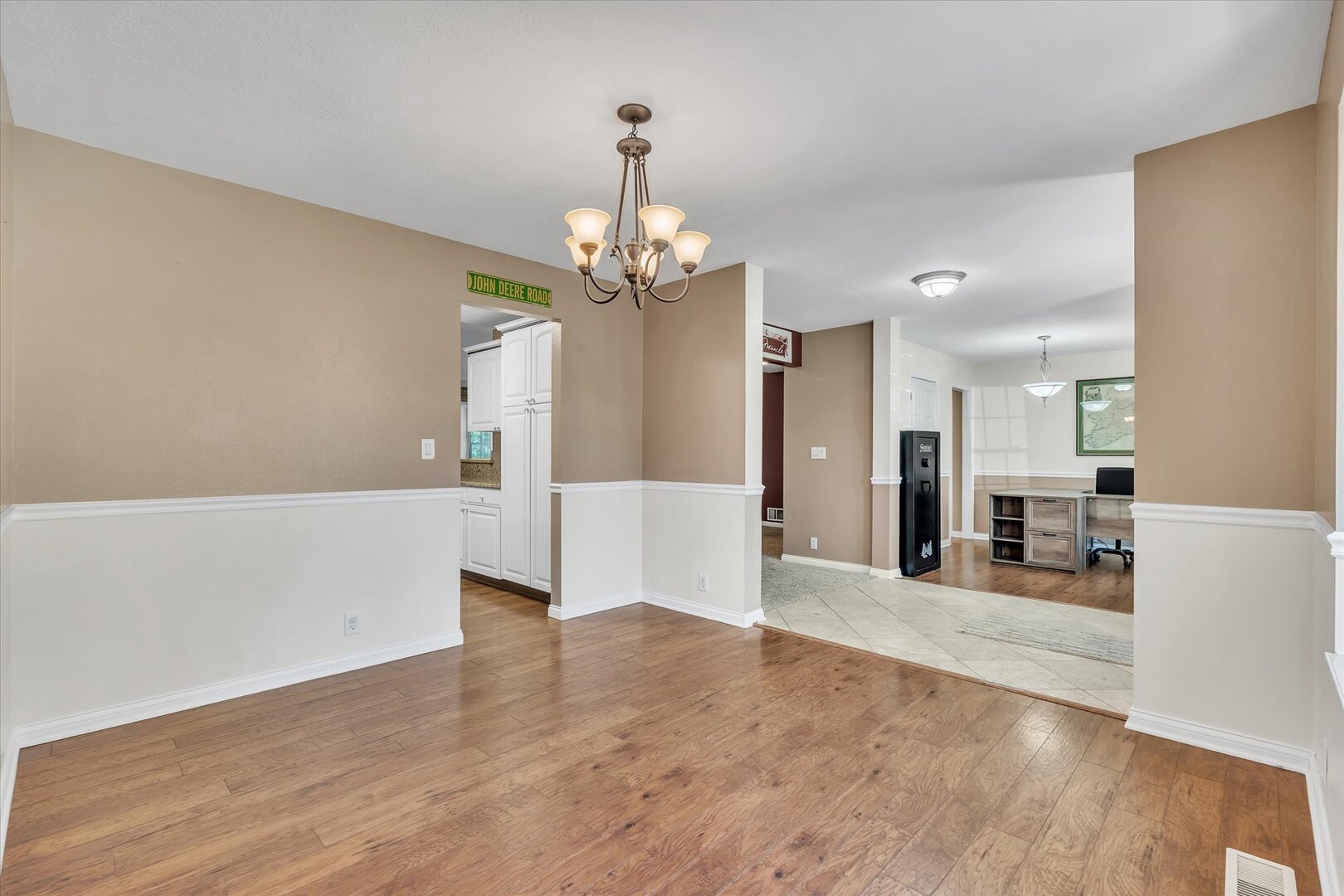 2106 Skylane Drive Property Photo 29