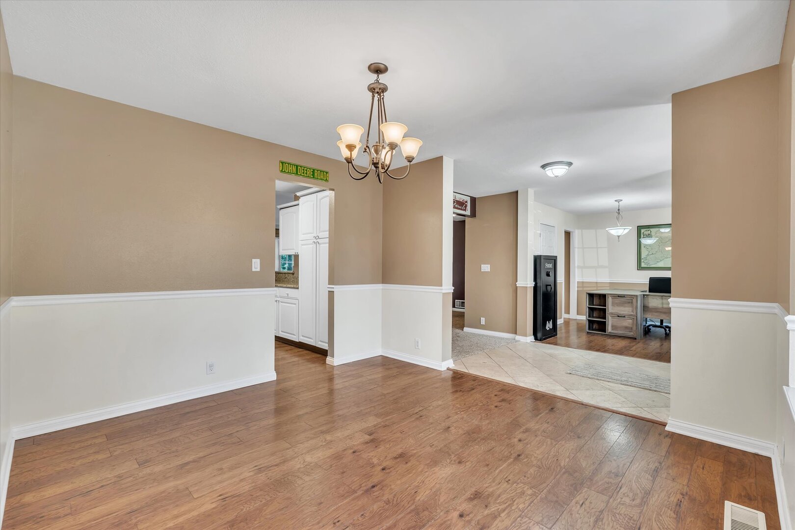 2106 Skylane Drive Property Photo 30