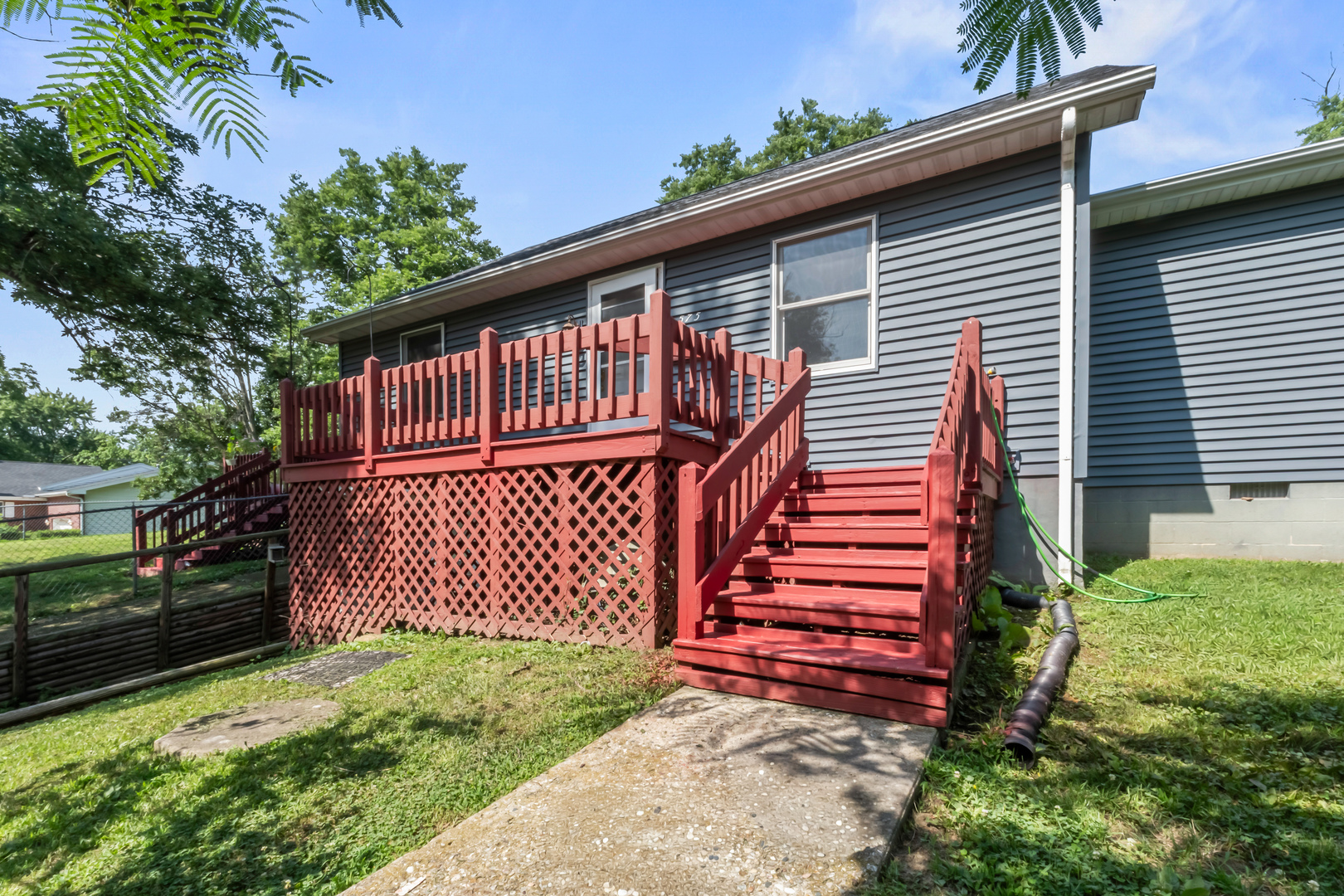 575 Sheridan Drive Property Photo 2