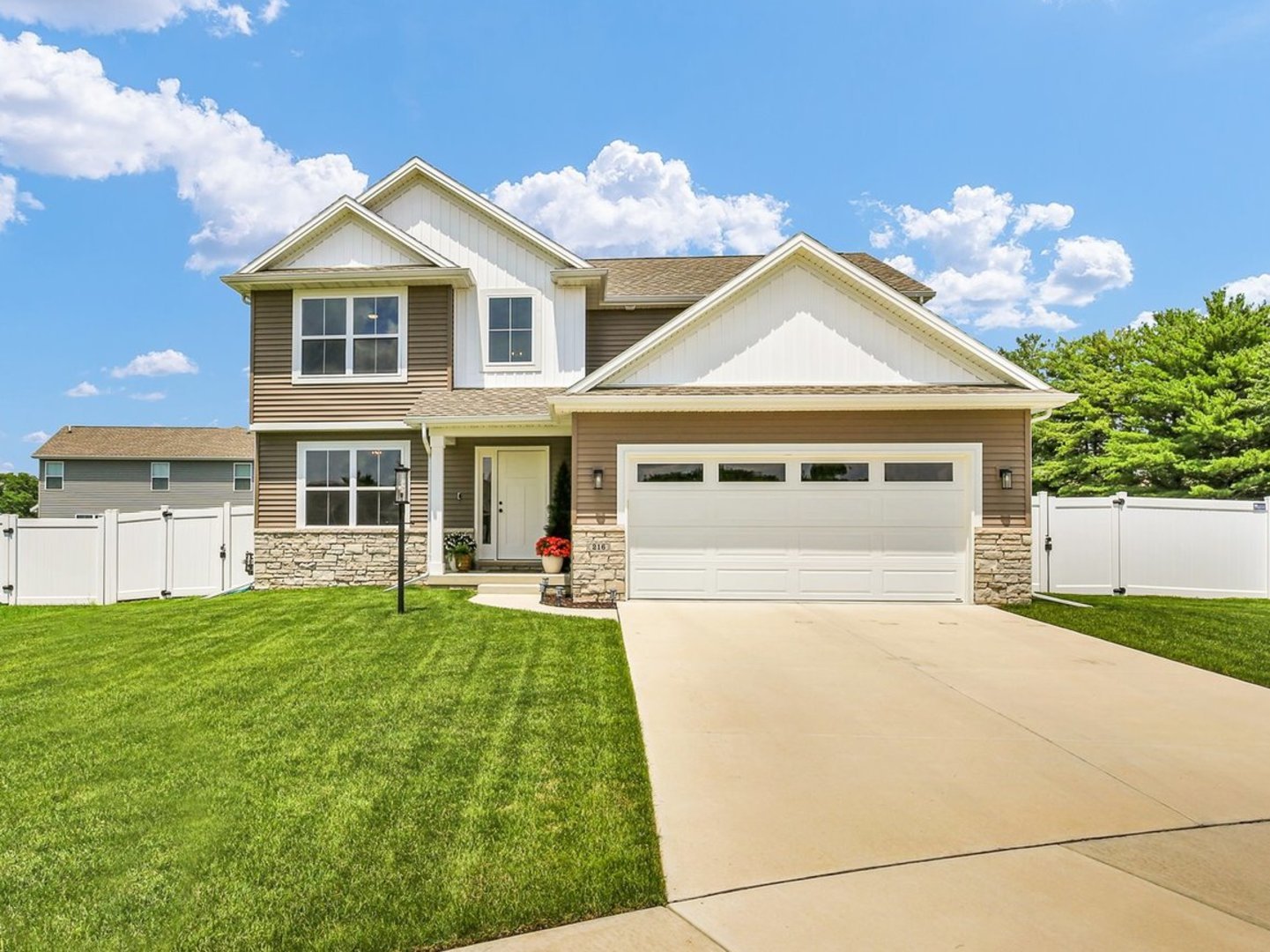 216 Red Bud Drive Property Photo 1