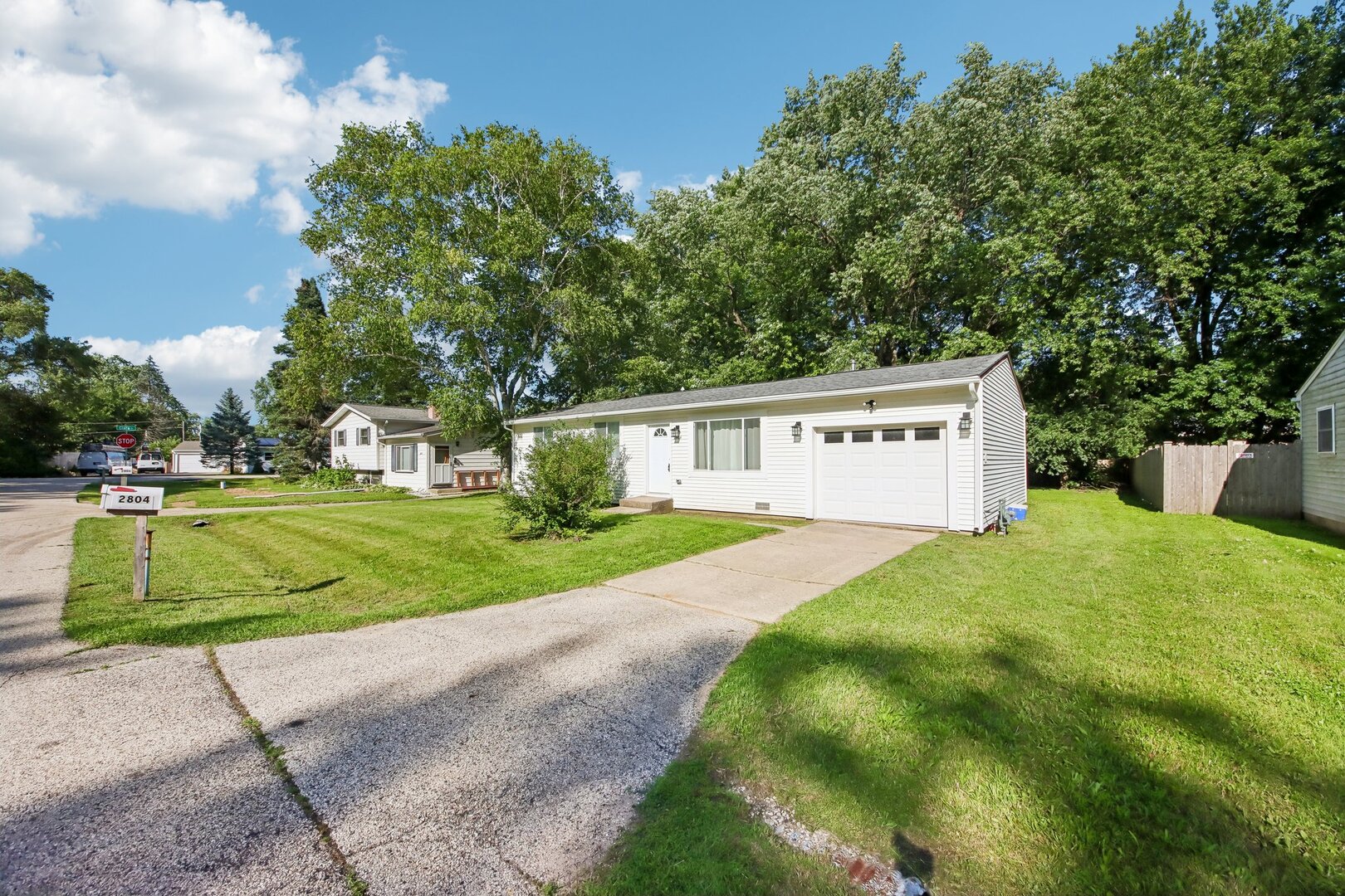 2804 Old Oak Drive Property Photo 1