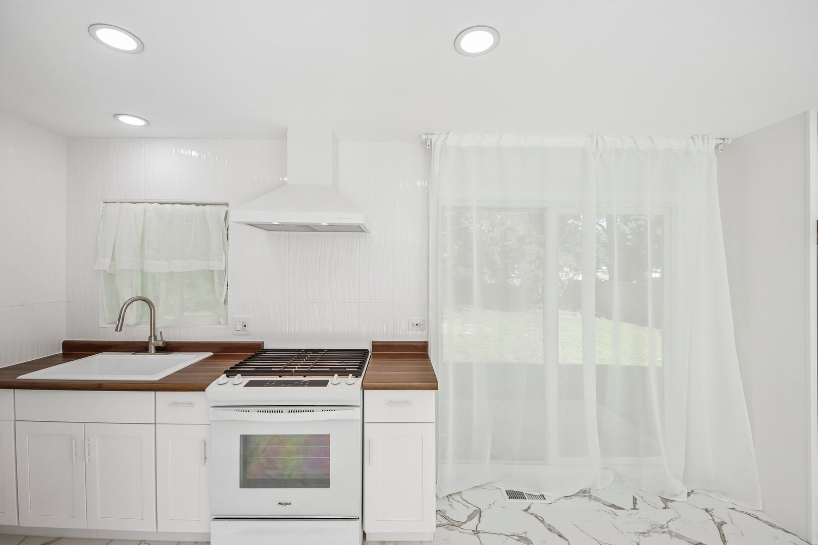 2804 Old Oak Drive Property Photo 12