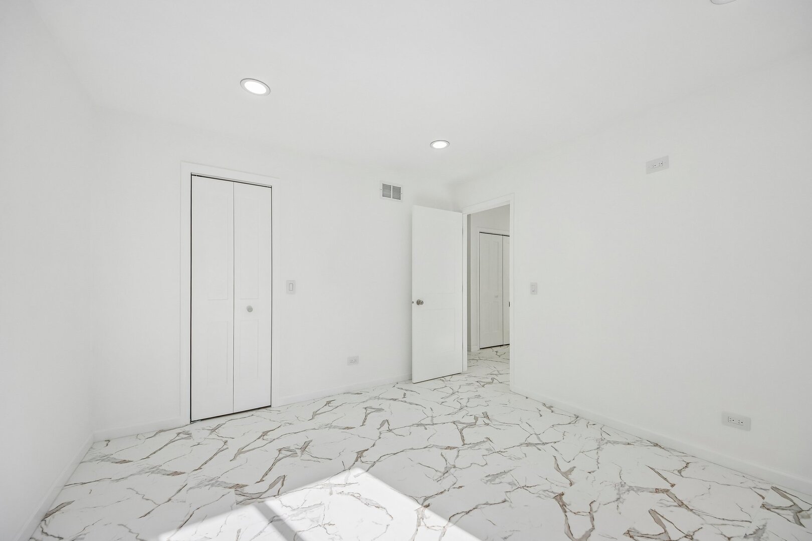 2804 Old Oak Drive Property Photo 17
