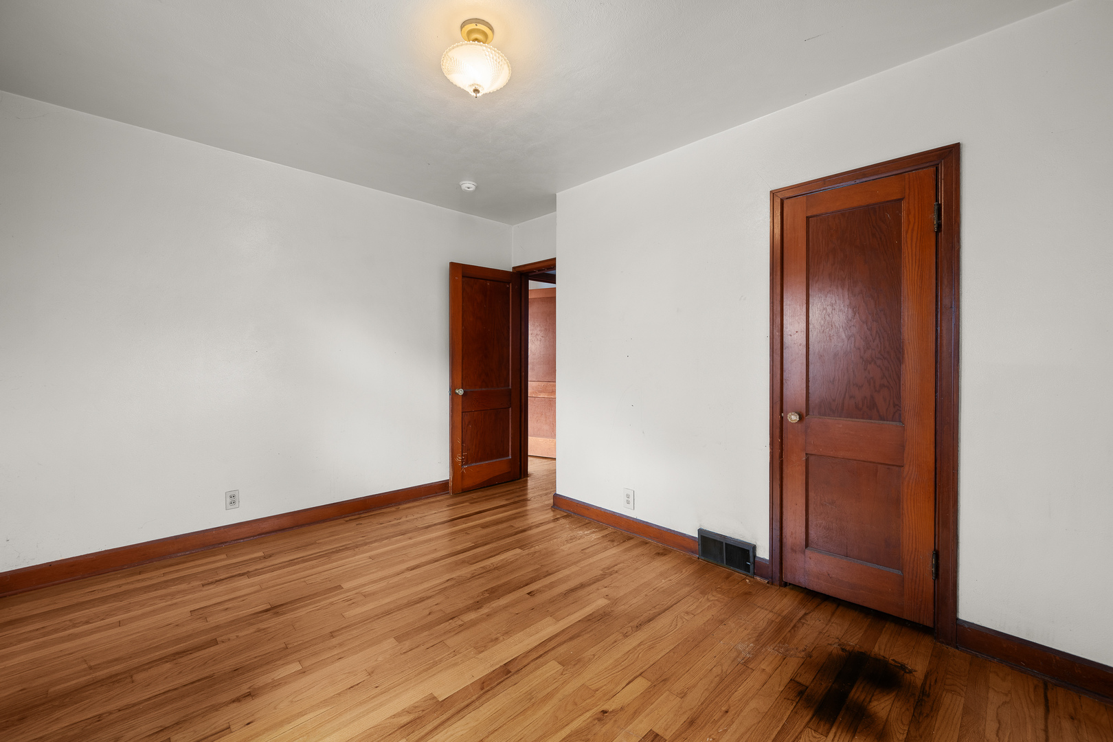 2423 W Locust Street Property Photo 15
