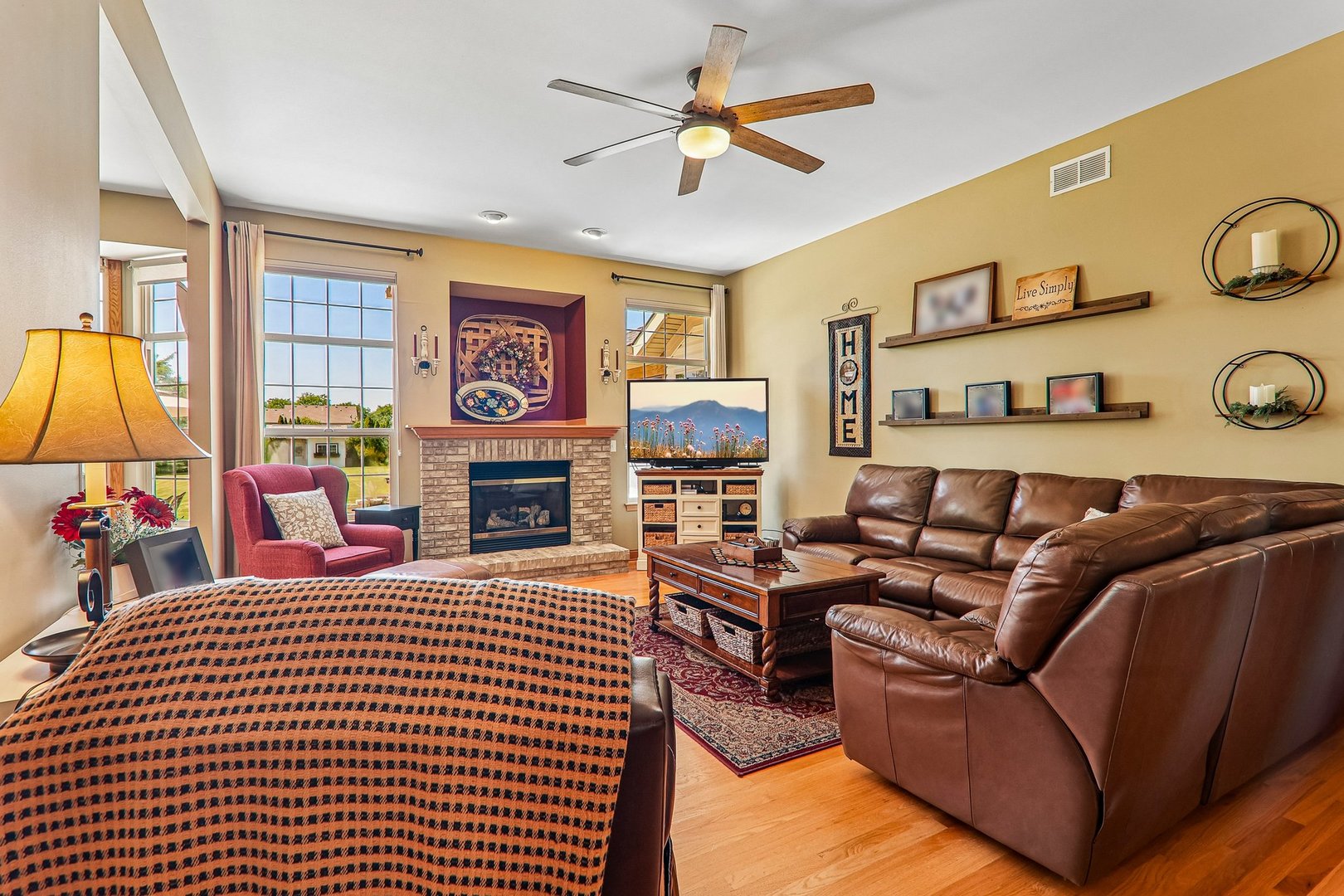 5715 Saddle Ridge Property Photo 9