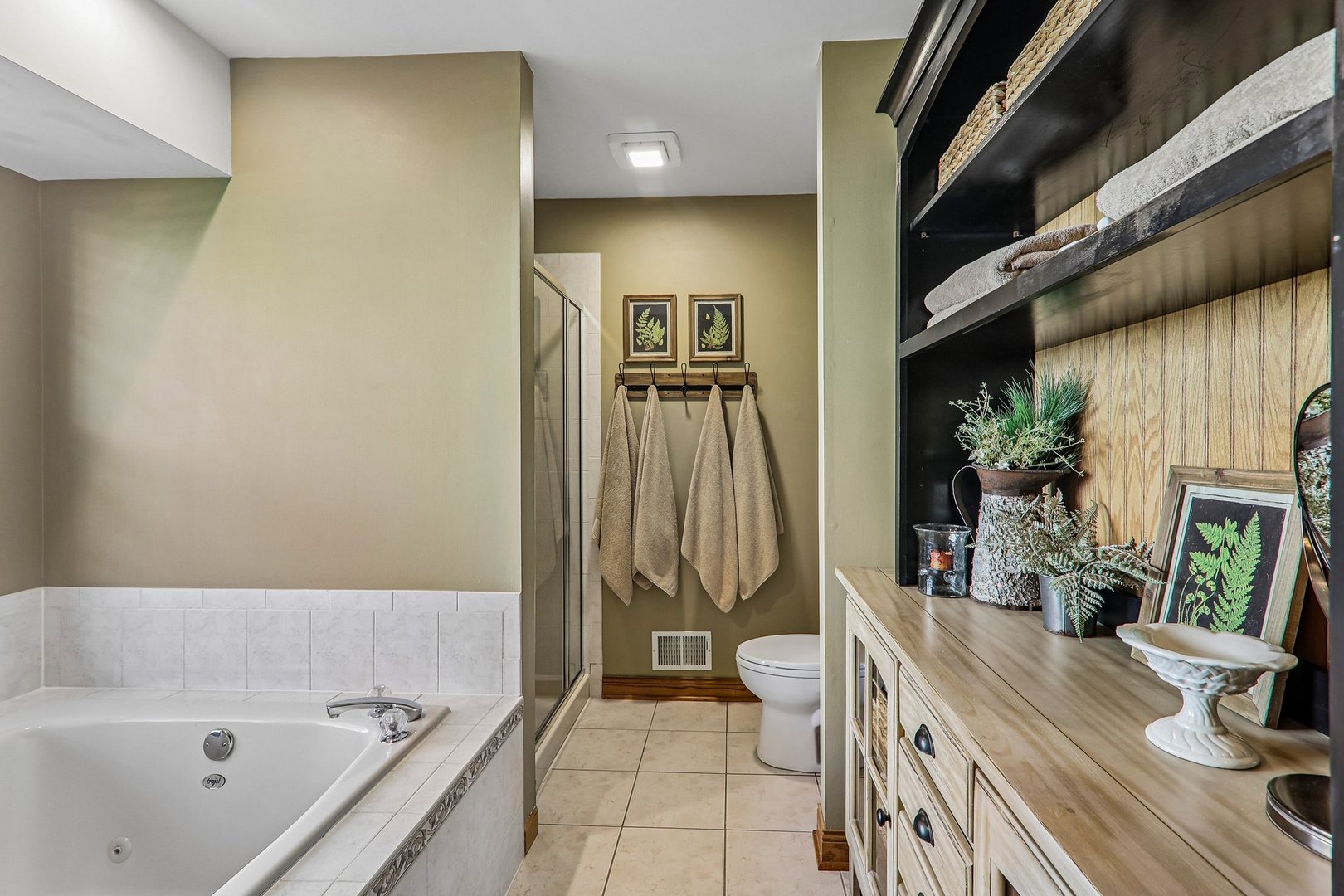 5715 Saddle Ridge Property Photo 20