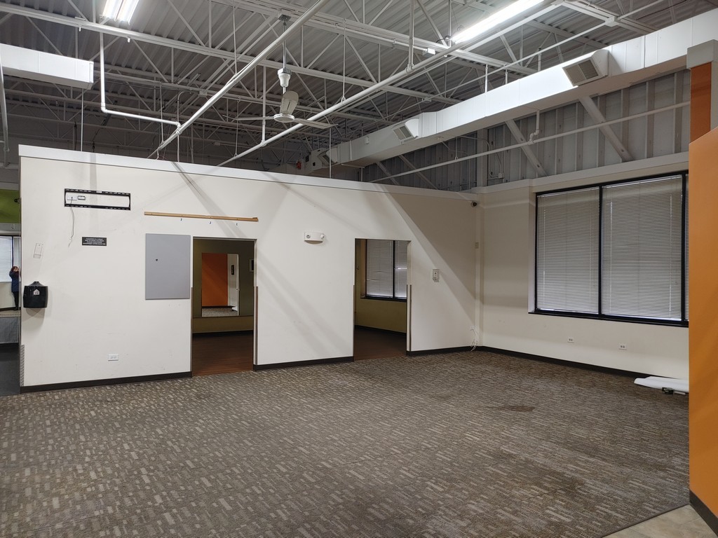 504 Northwest Highway Property Photo 8