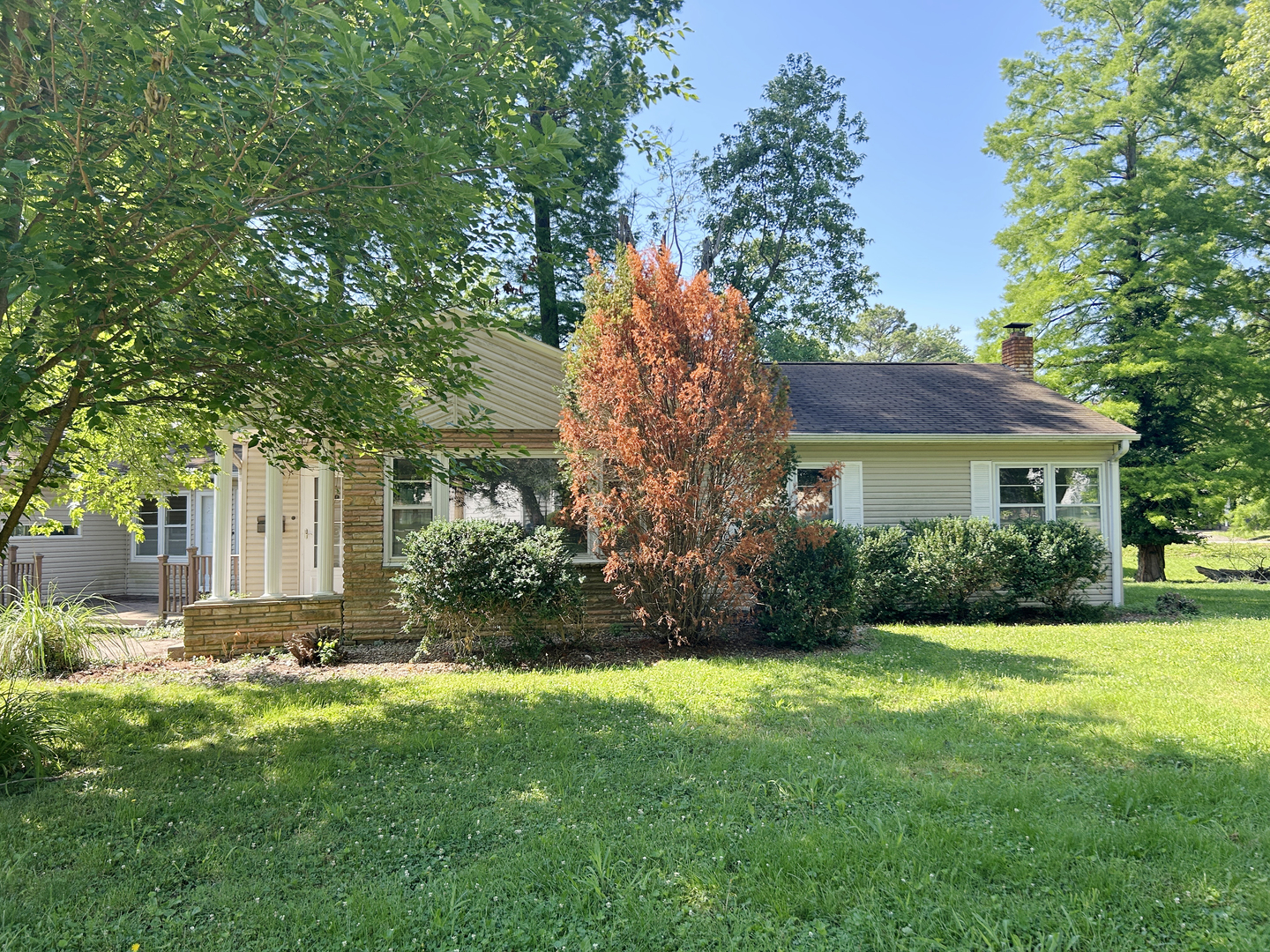 515 E Cedar Avenue Property Photo 1