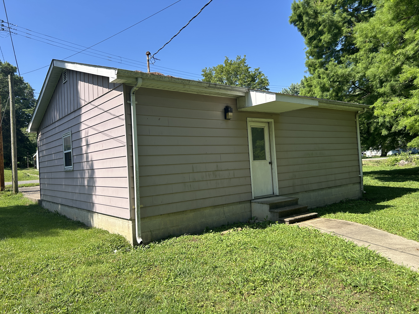 515 E Cedar Avenue Property Photo 3