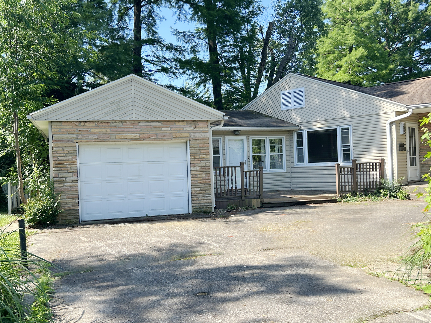 515 E Cedar Avenue Property Photo 6