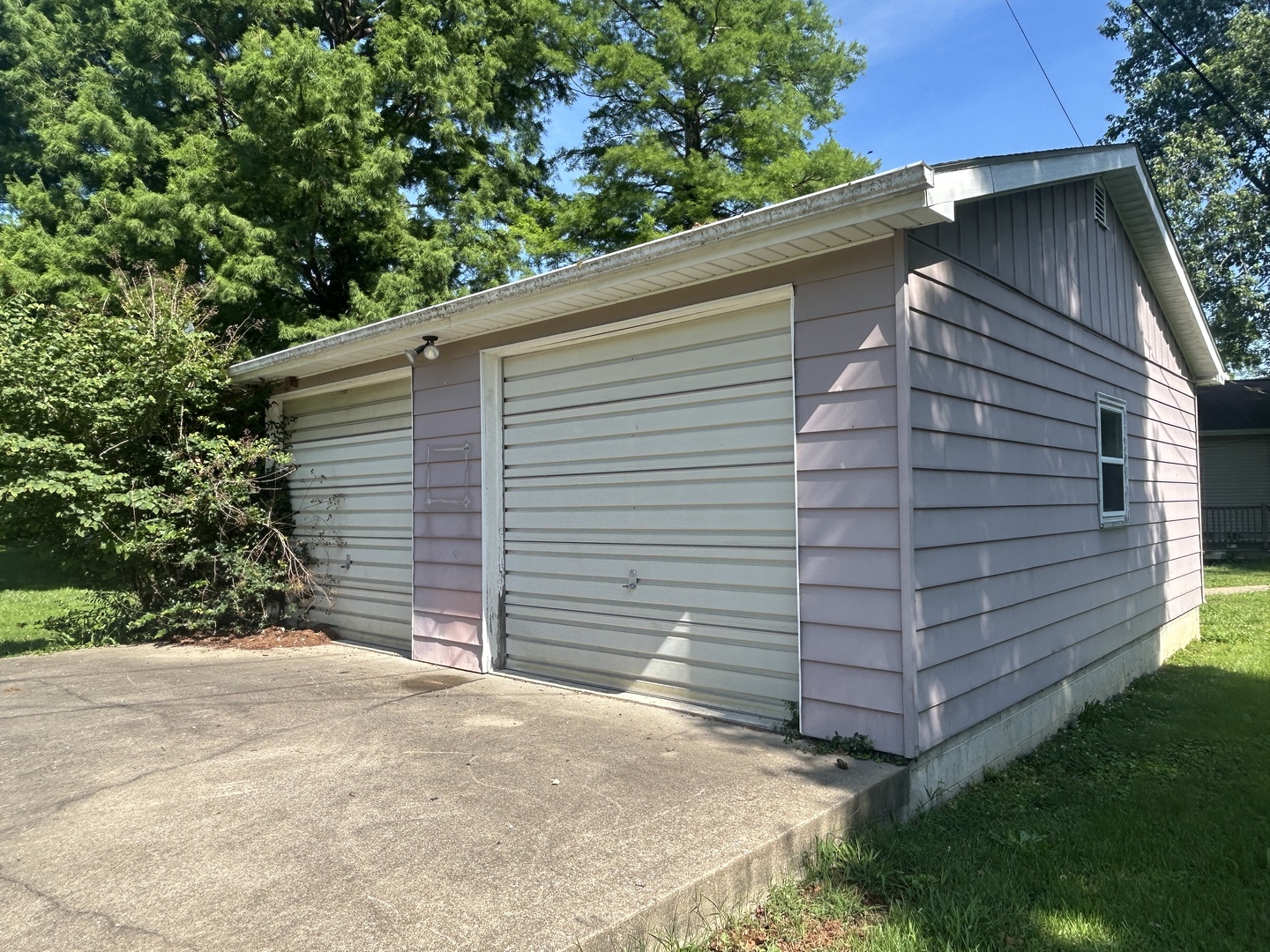 515 E Cedar Avenue Property Photo 20