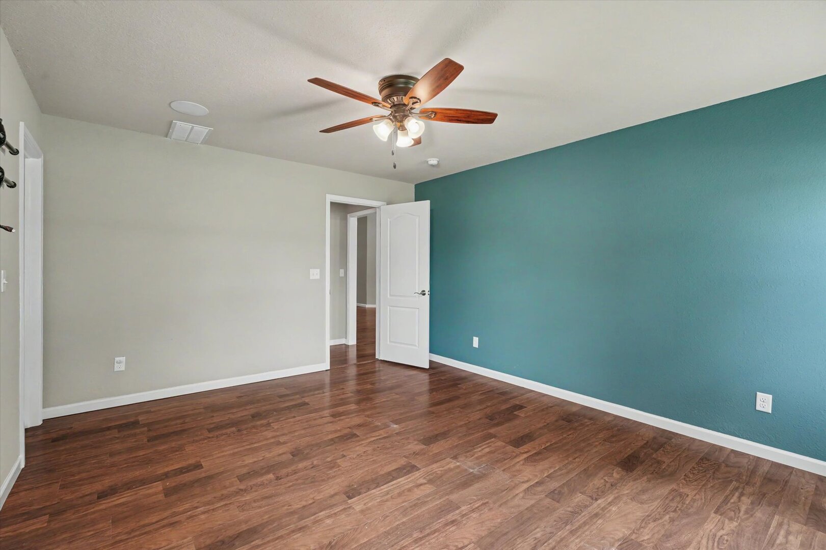 609 N Glover Court Property Photo 21