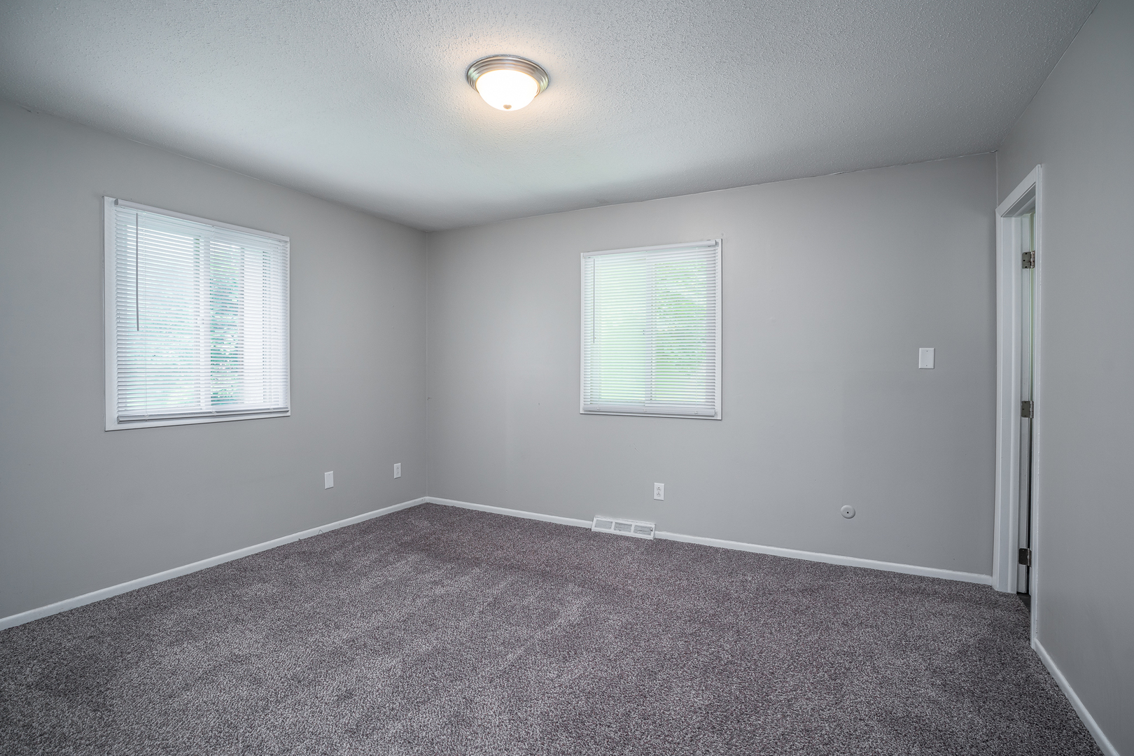 4430 Canterbury Lane Property Photo 9