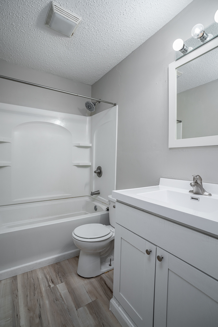 4430 Canterbury Lane Property Photo 14