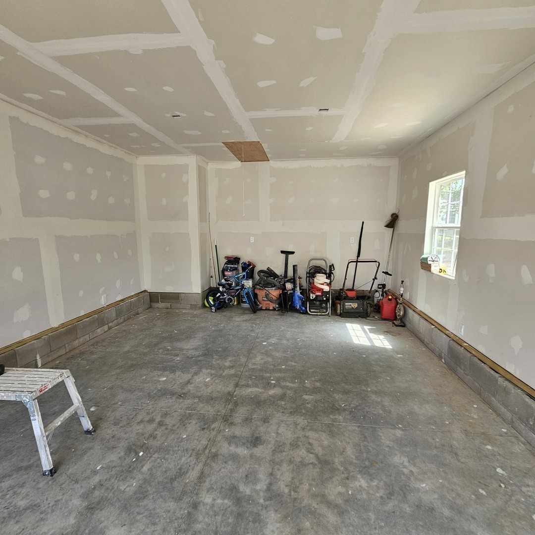 900 Oregon Street Property Photo 21