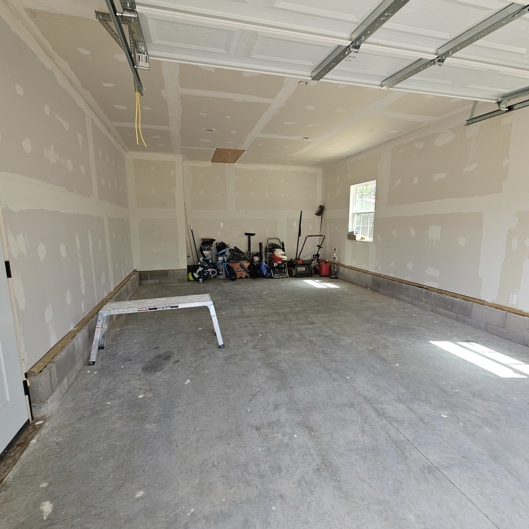900 Oregon Street Property Photo 22