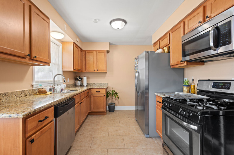 251 W 10th Street Property Photo 5
