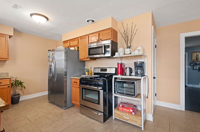 251 W 10th Street Property Photo 6
