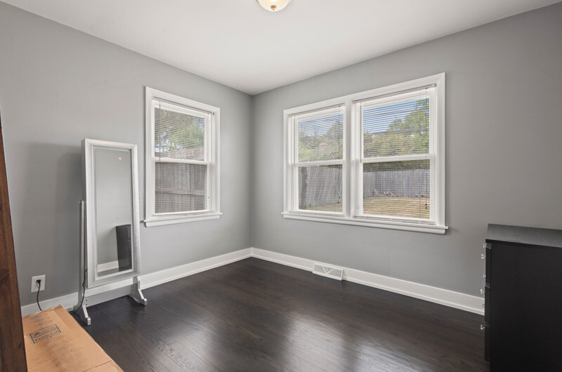251 W 10th Street Property Photo 13