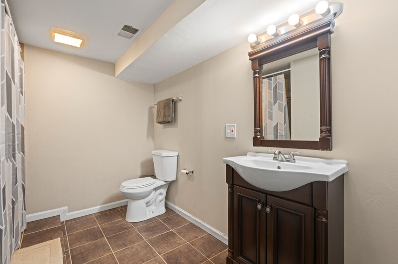 251 W 10th Street Property Photo 25