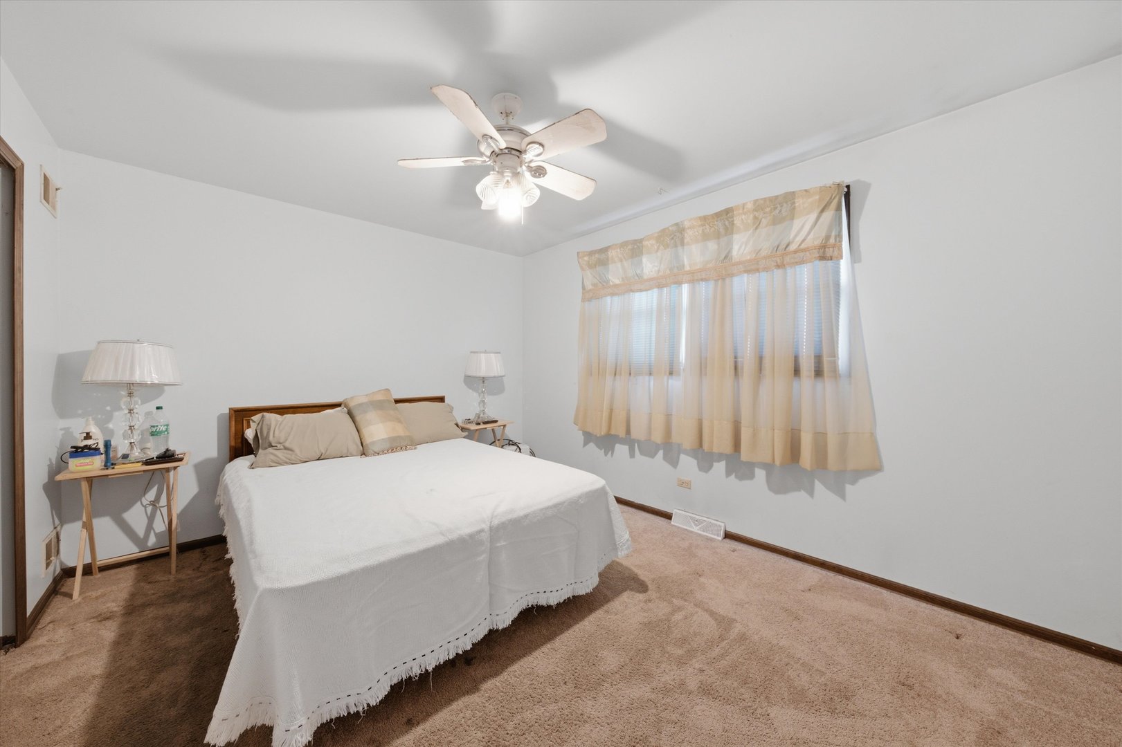 280 Prairie Avenue Property Photo 8
