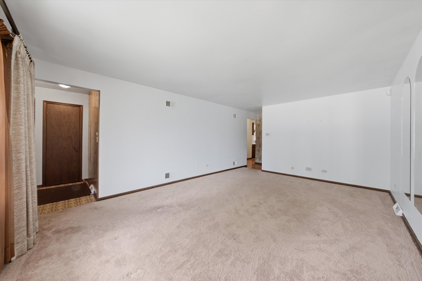 280 Prairie Avenue Property Photo 12