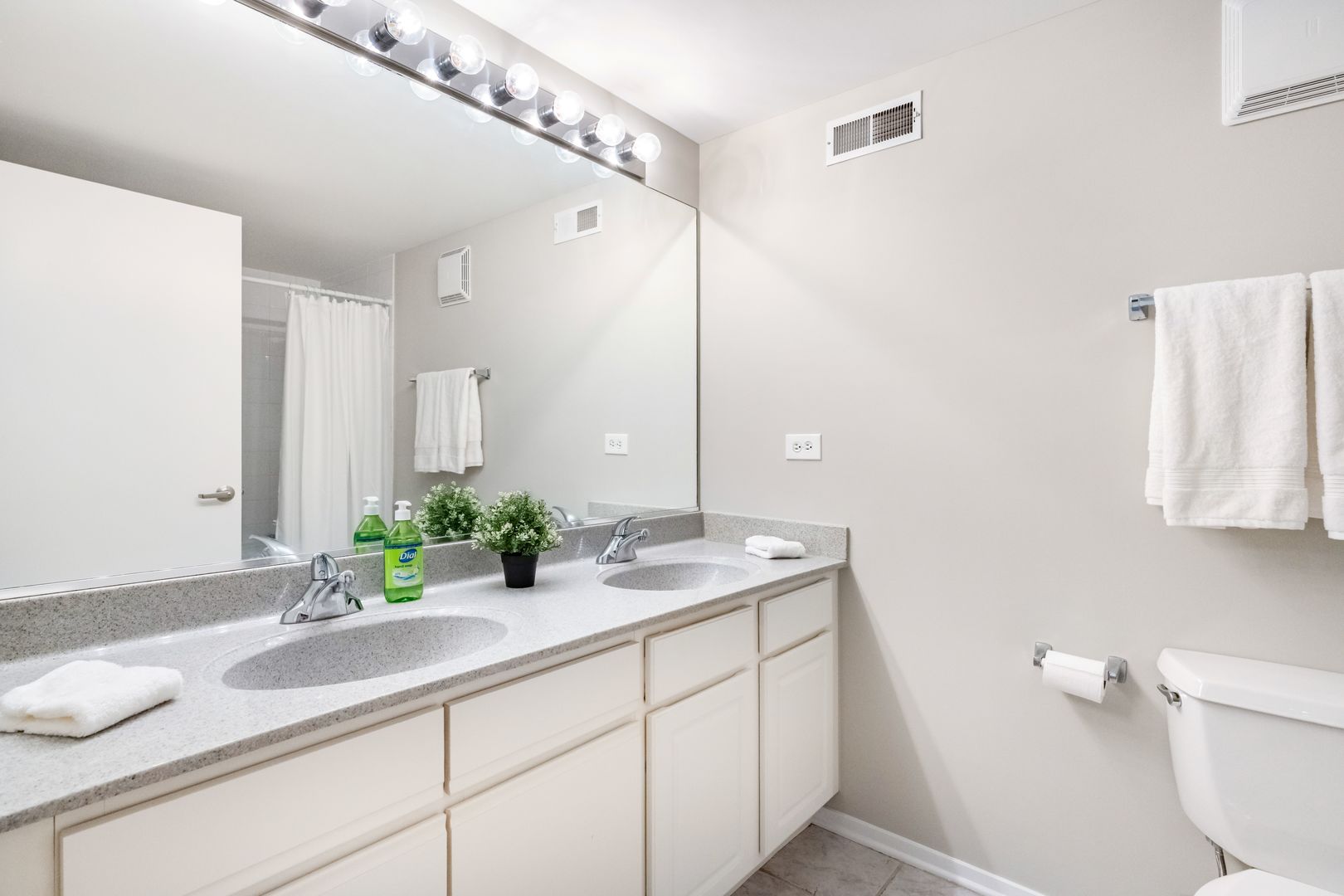 625 W Jackson Boulevard 606 Property Photo 9