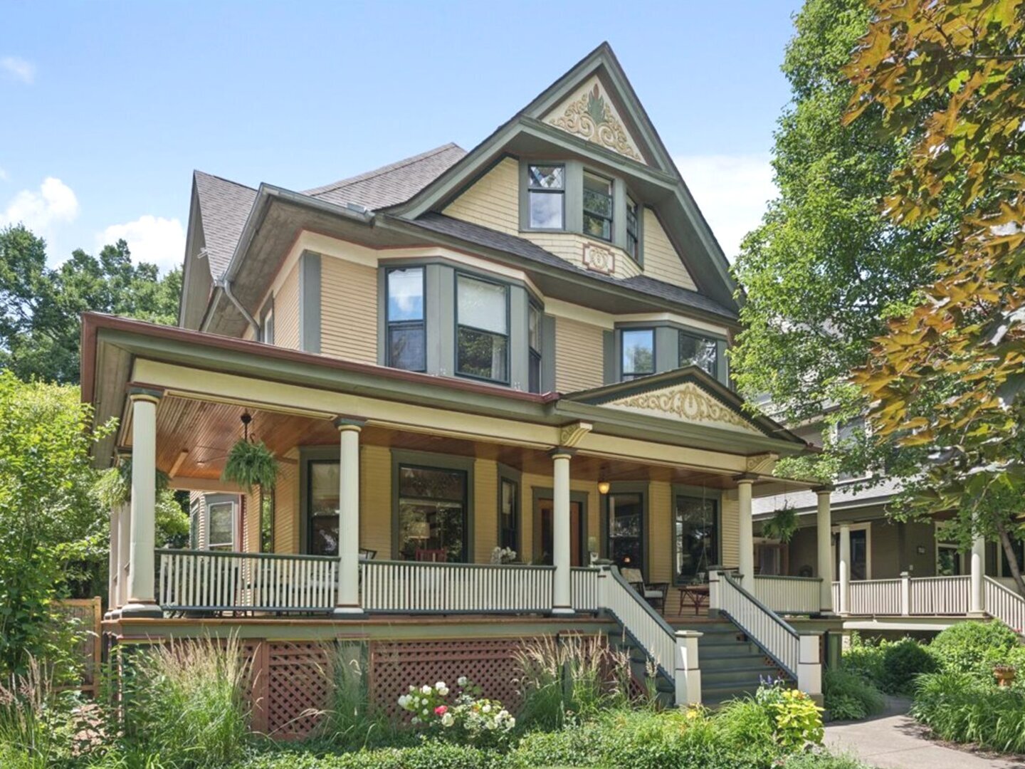 425 Clinton Avenue Property Photo 1