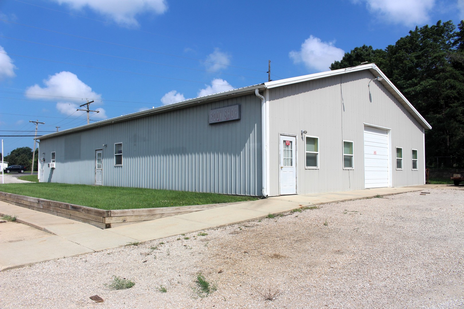 811 E State Highway 54 Property Photo 1