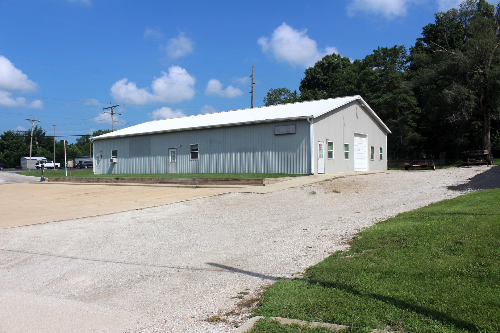811 E State Highway 54 Property Photo 3