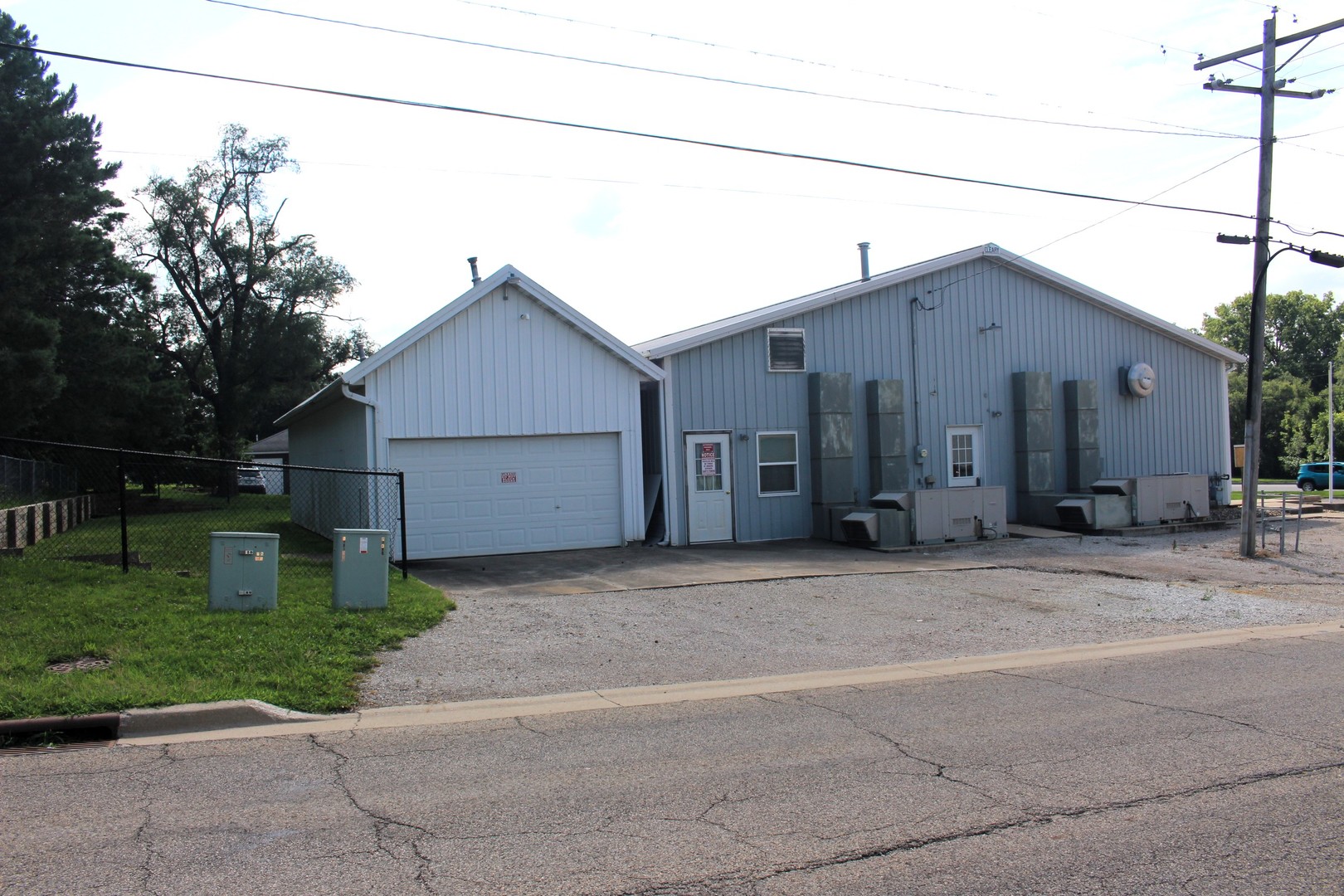 811 E State Highway 54 Property Photo 6