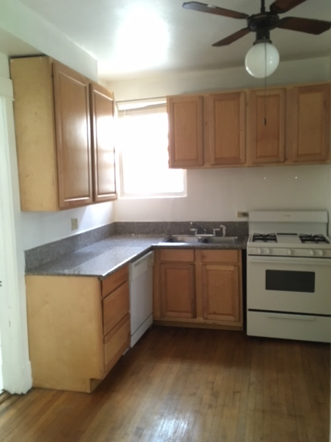 3246 N Seminary Avenue 1r Property Photo 3