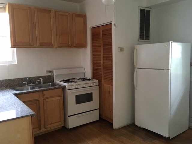 3246 N Seminary Avenue 1r Property Photo 4