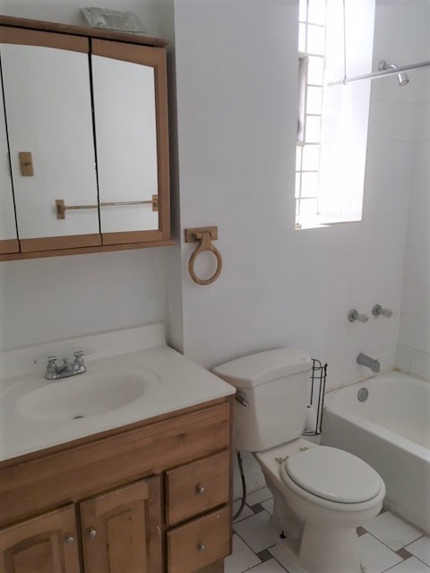3246 N Seminary Avenue 1r Property Photo 10