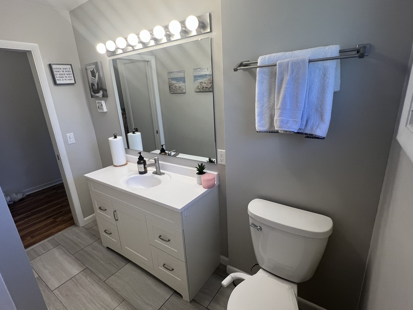 1431 E Emmerson Lane Property Photo 15