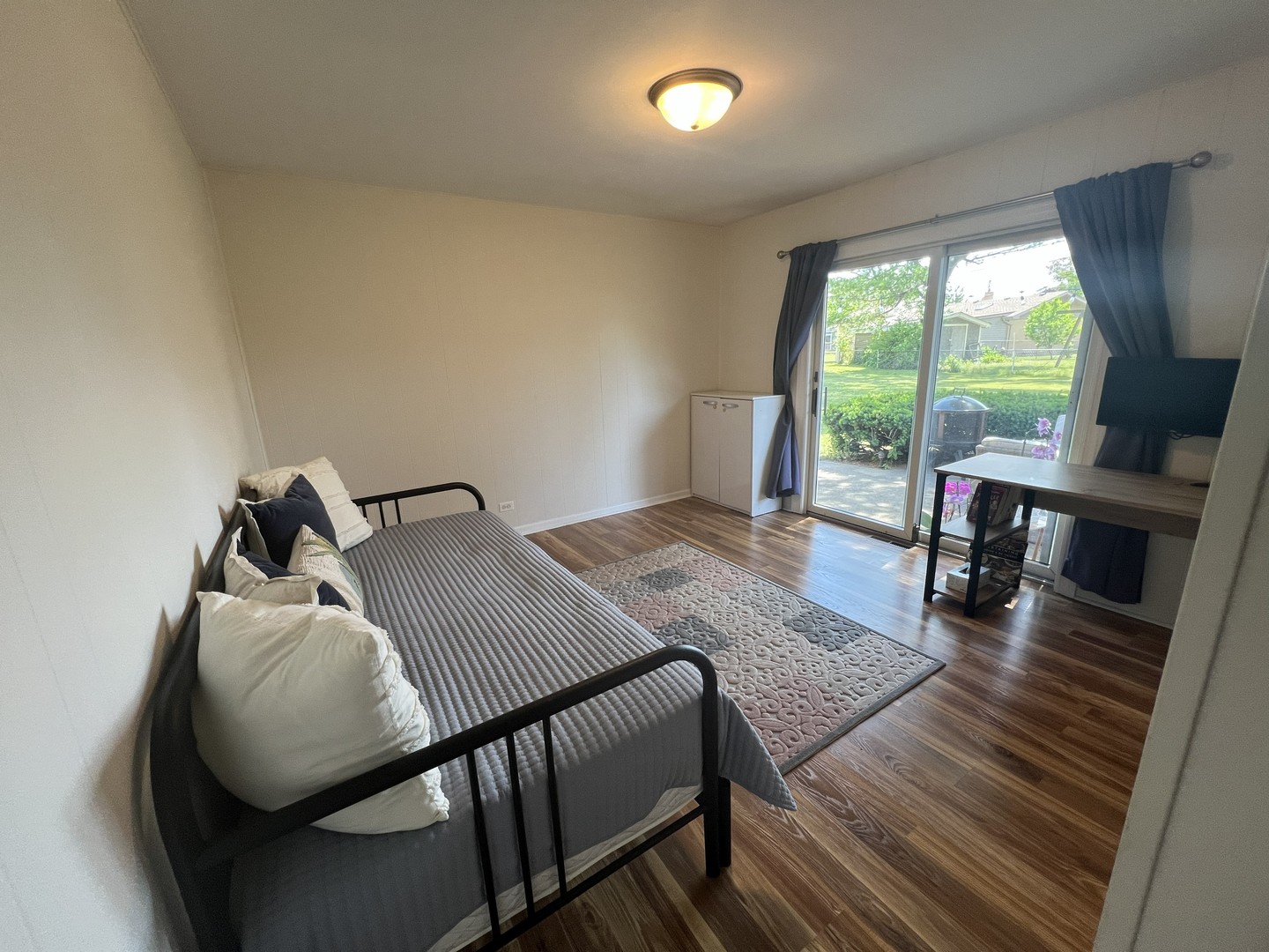 1431 E Emmerson Lane Property Photo 18