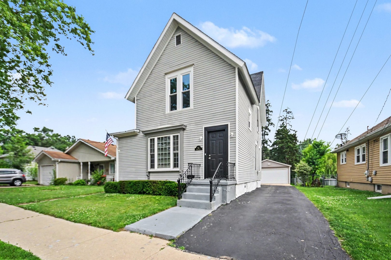 662 Bent Street Property Photo 2