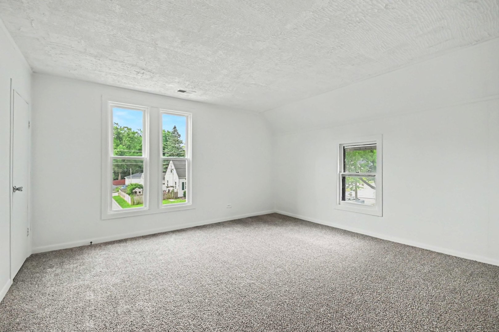 662 Bent Street Property Photo 13