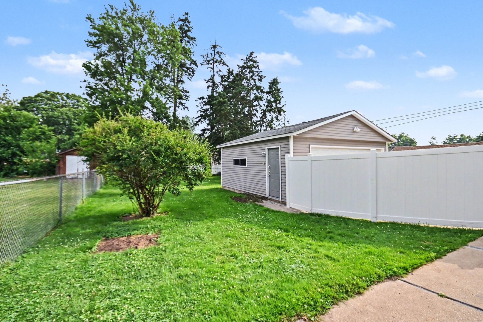 662 Bent Street Property Photo 21