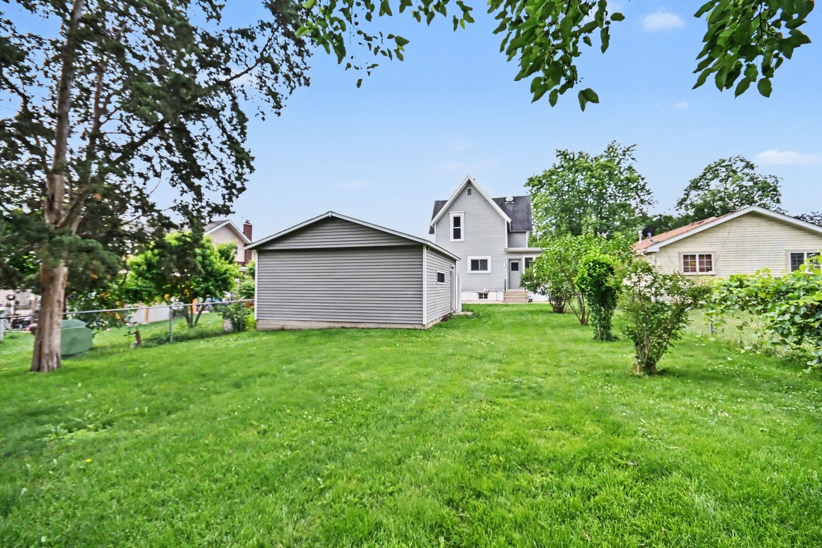 662 Bent Street Property Photo 23