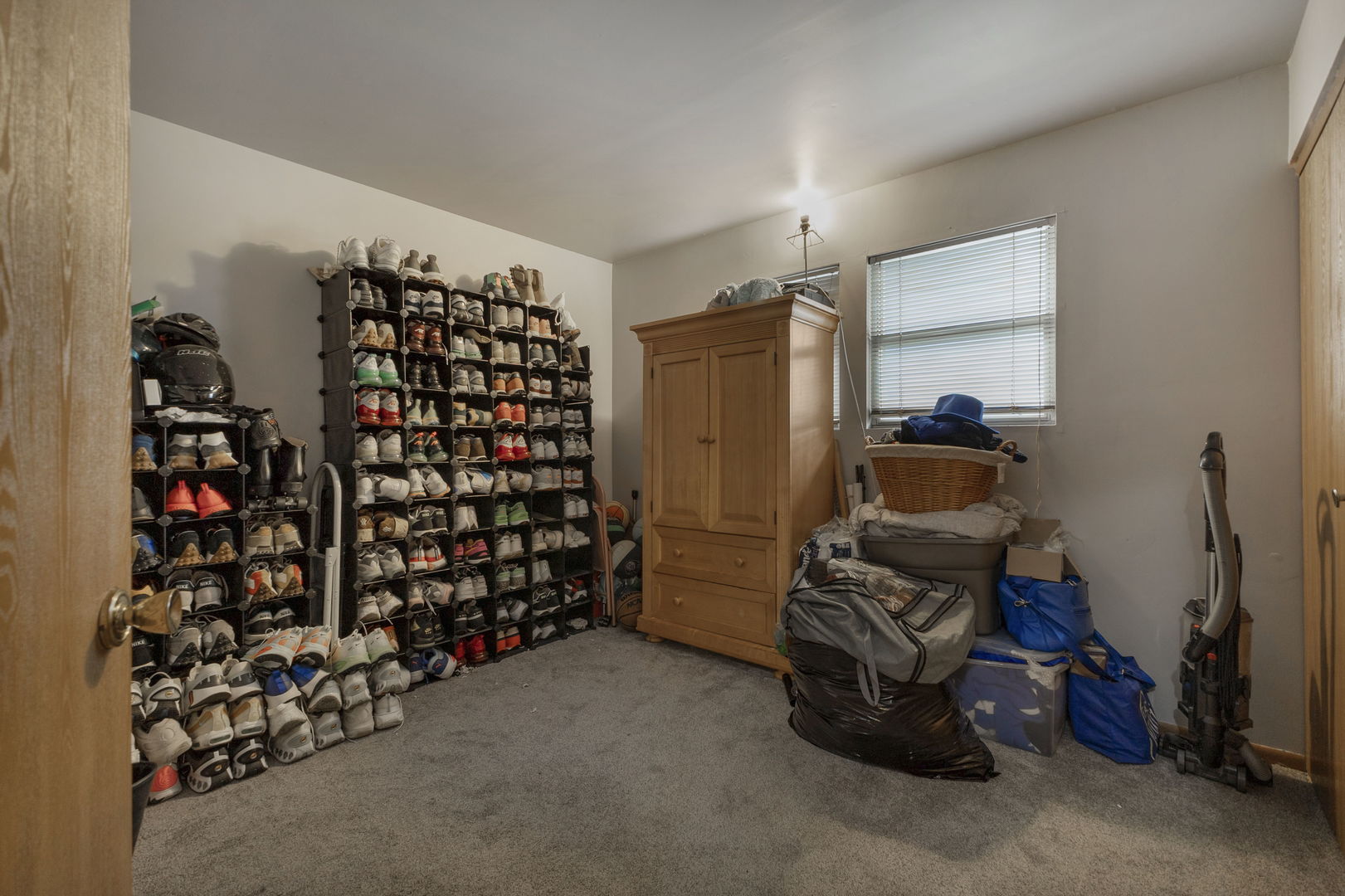 5733 Woodgate Drive Property Photo 9