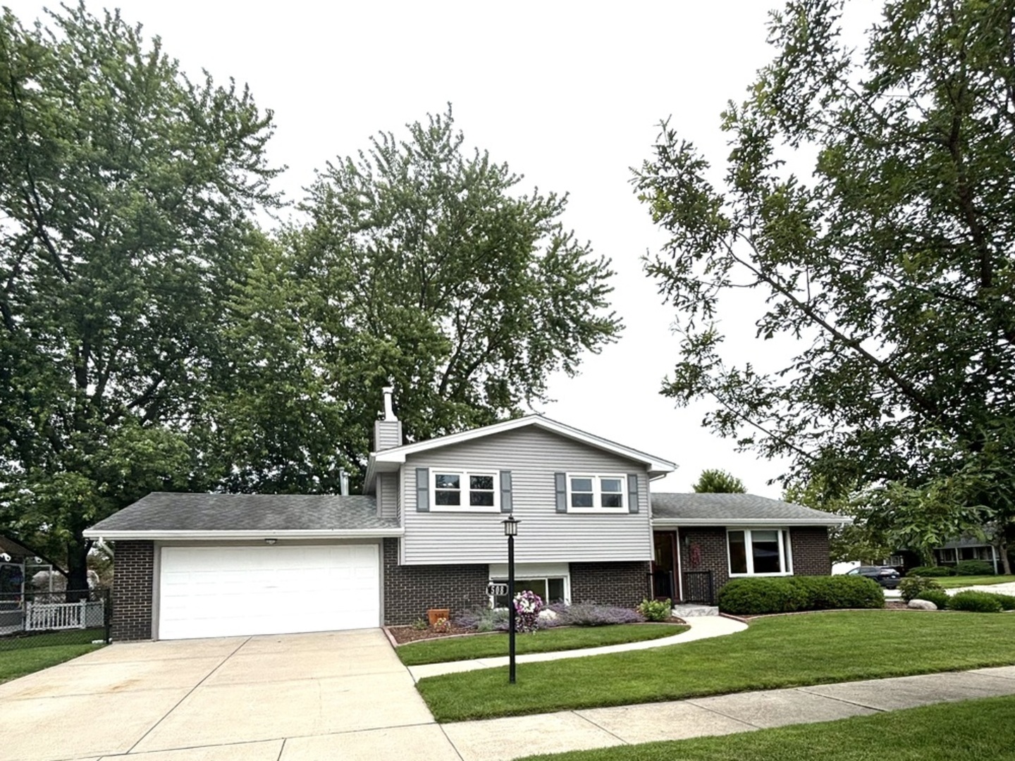 508 Willow Lane Property Photo 1