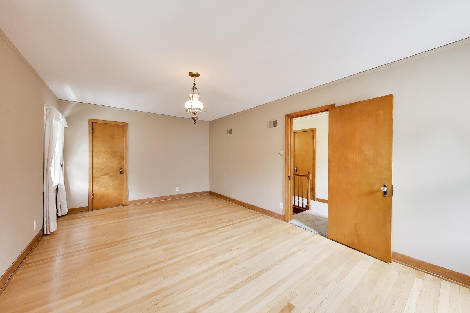 10426 S Artesian Avenue Property Photo 13
