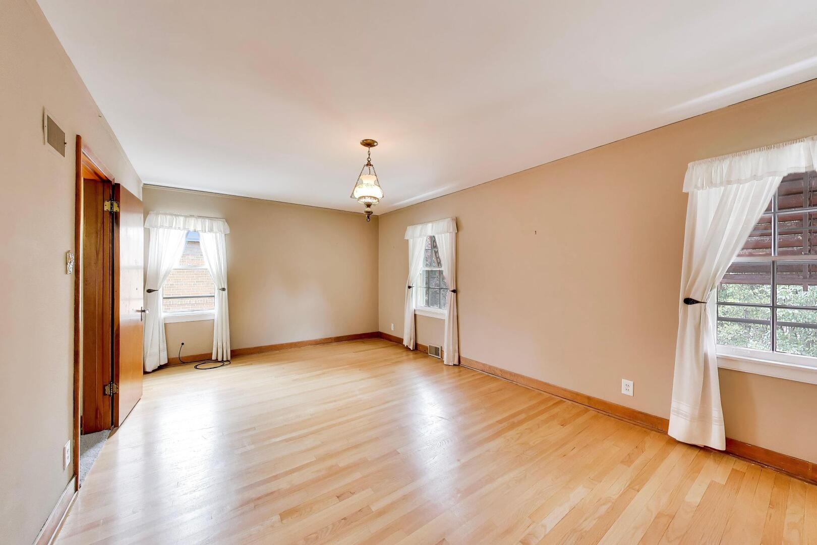 10426 S Artesian Avenue Property Photo 14