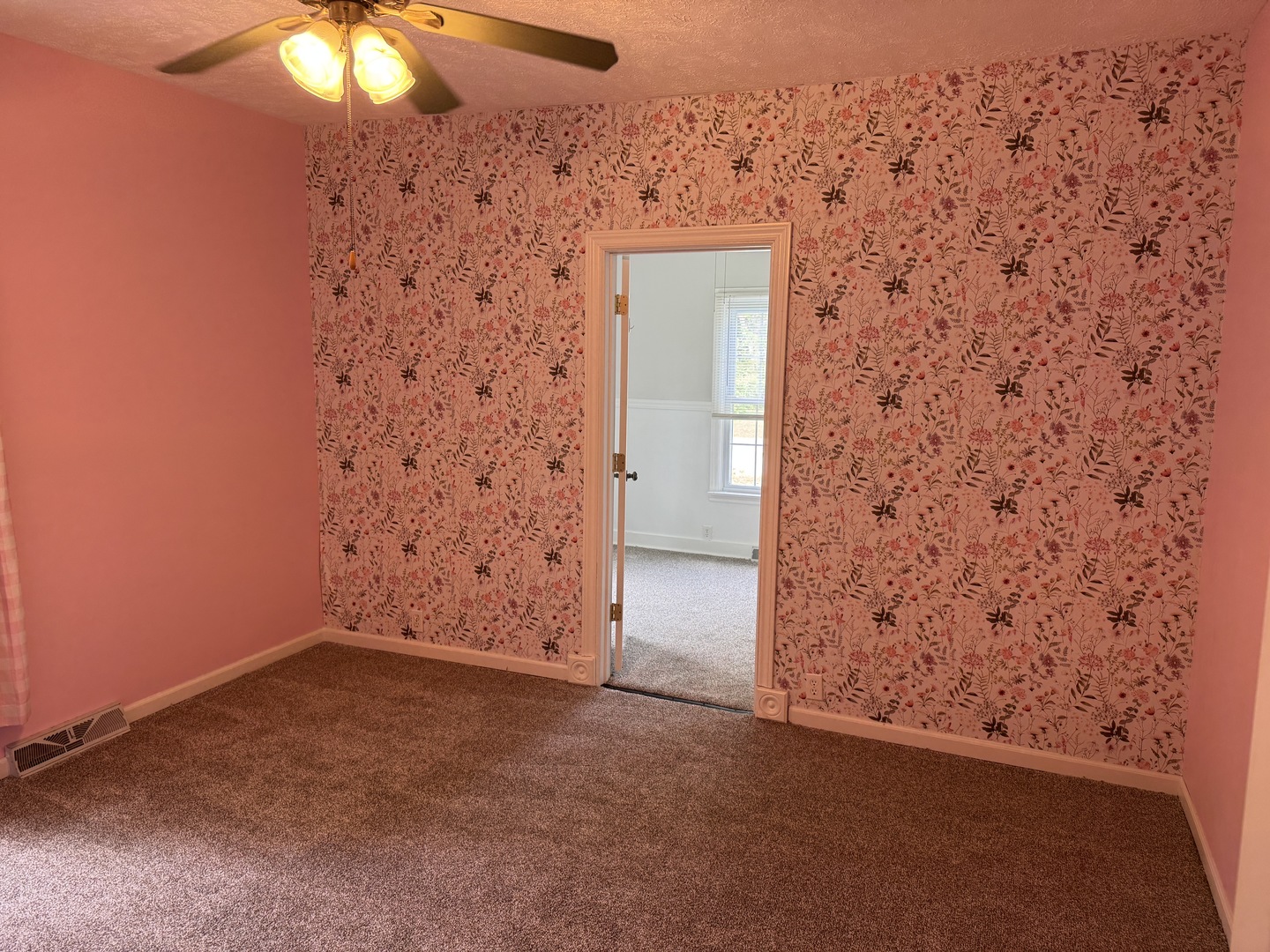 1206 S Commercial Street Property Photo 13
