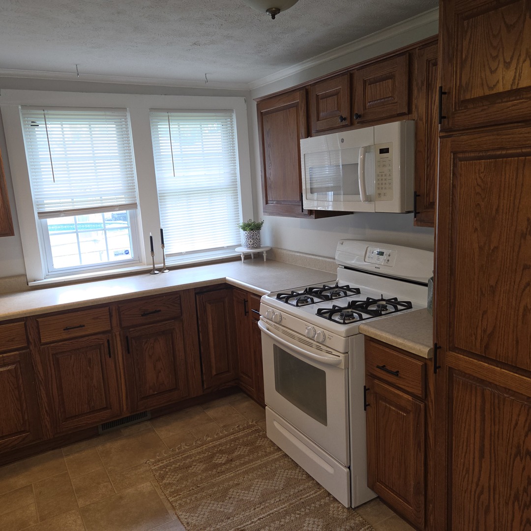 1206 S Commercial Street Property Photo 23