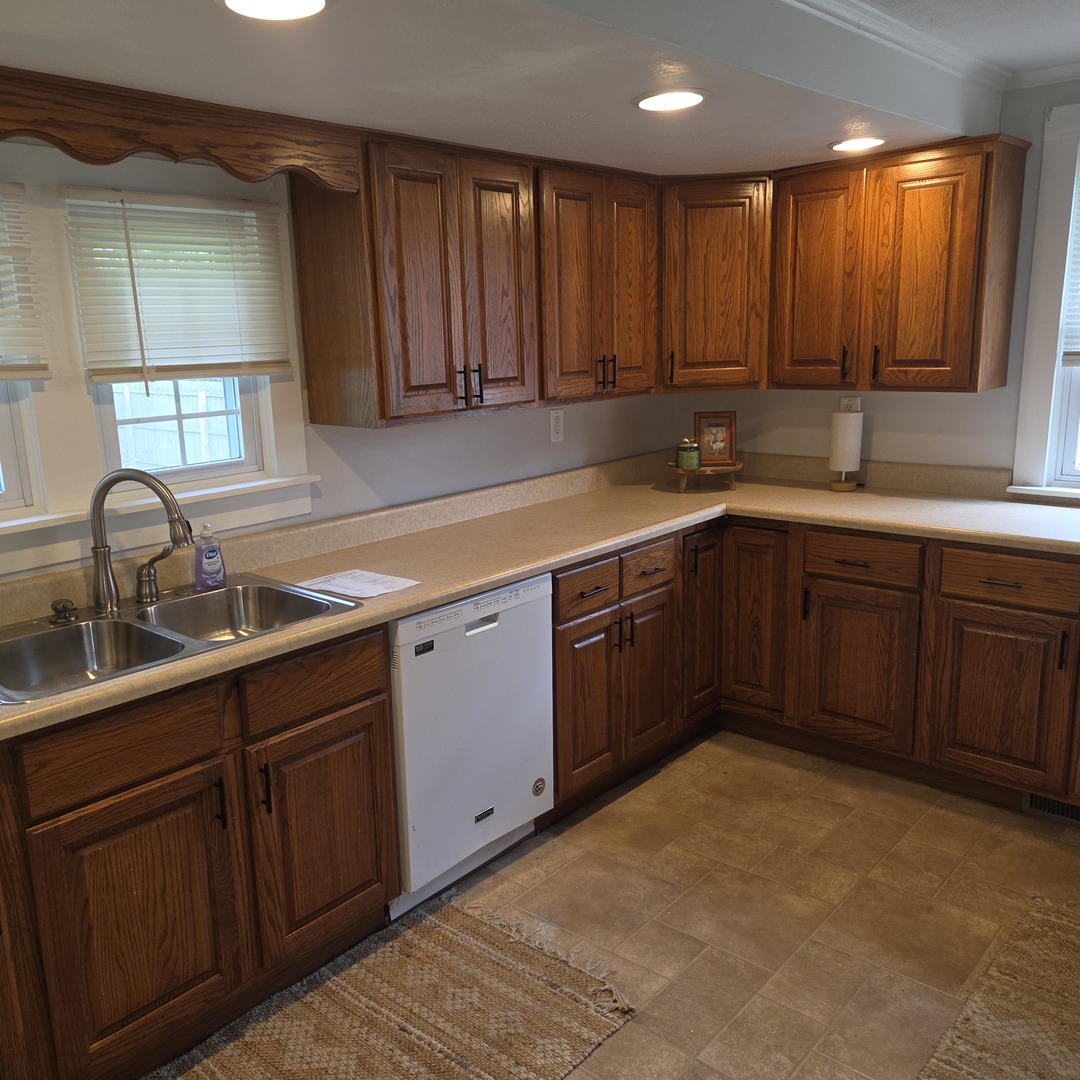 1206 S Commercial Street Property Photo 24