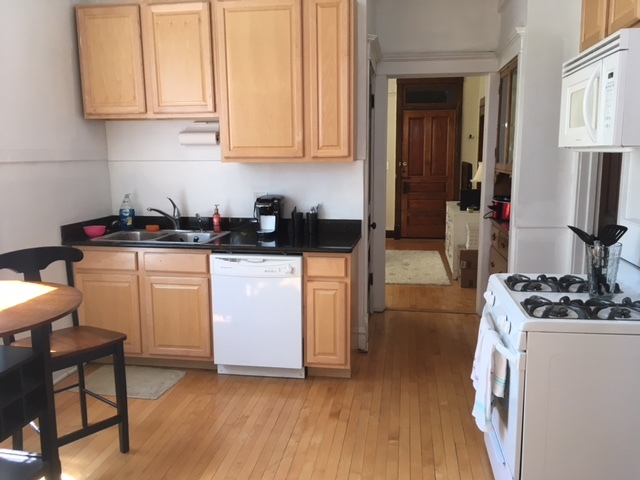 2906 N Greenview Avenue 1 Property Photo 6