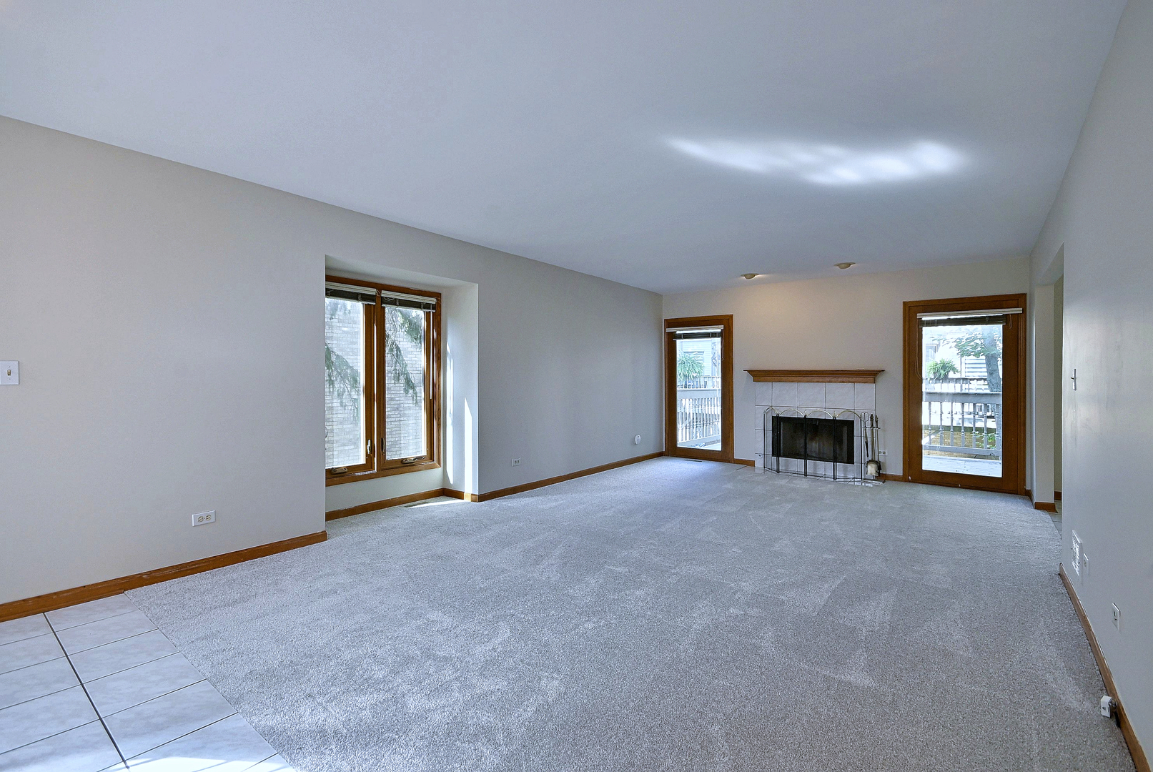 148 Schiller Square Property Photo 5