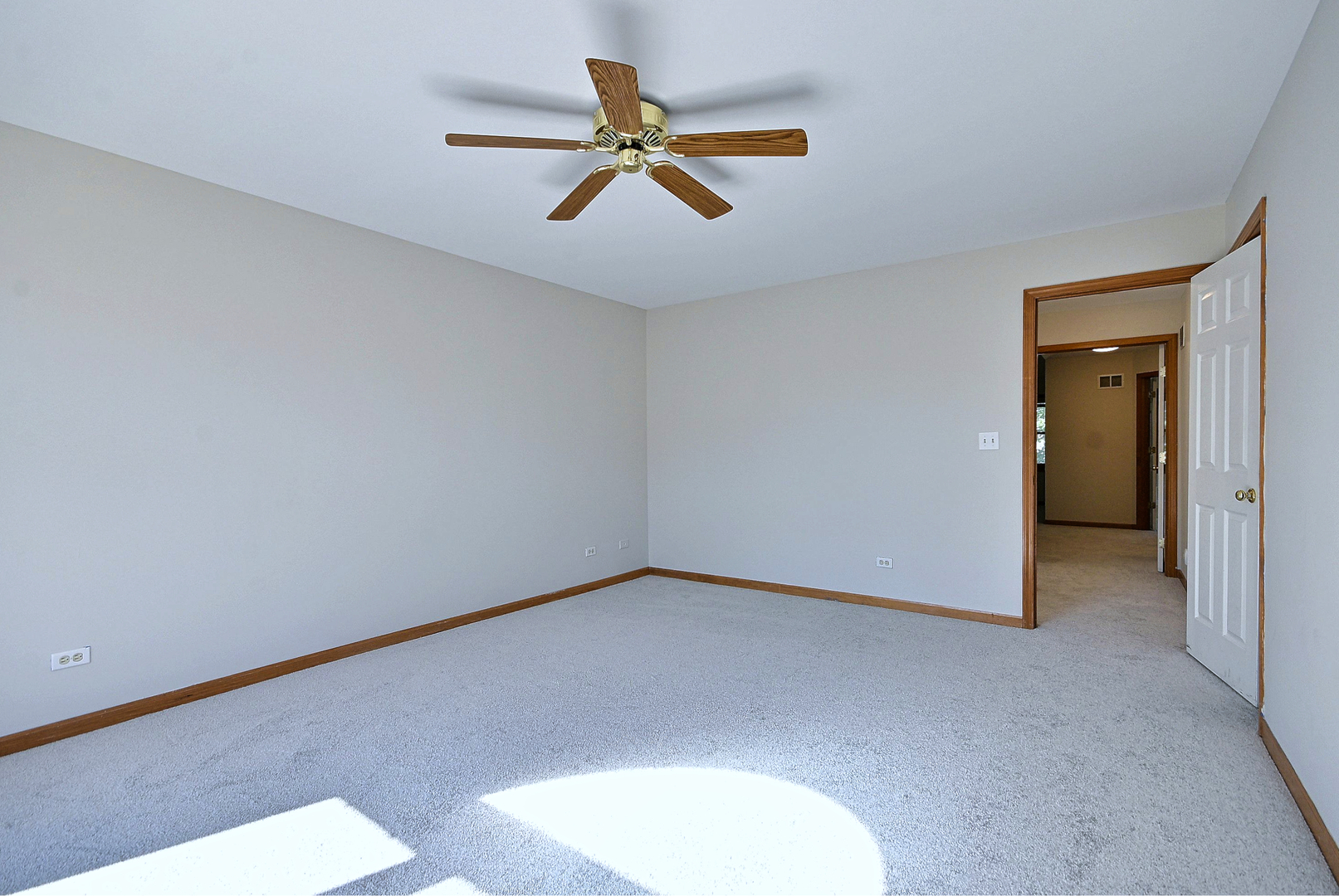 148 Schiller Square Property Photo 25